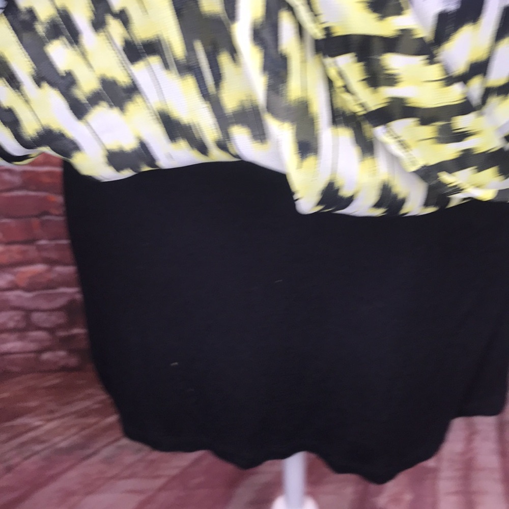 AB Studio Yellow Black and White Geometric Print Overlay Blouse - Picture 6 of 13